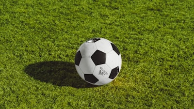 F1赛车比赛超车与惊险镜头混剪视频封面